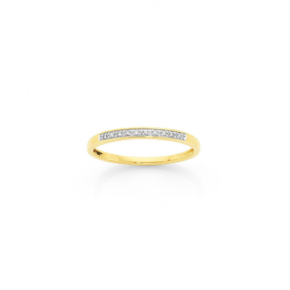 Diamond rings, solitaires, dress rings 